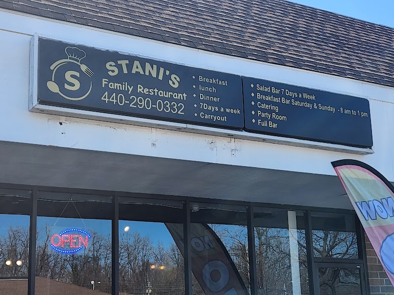 Stani’s Family Restaurant Cleveland atmosphere