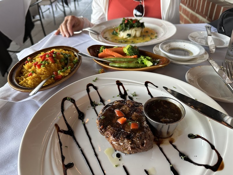 Ibiza Mediterranean Restaurant - Avon Lake, OH Cleveland atmosphere