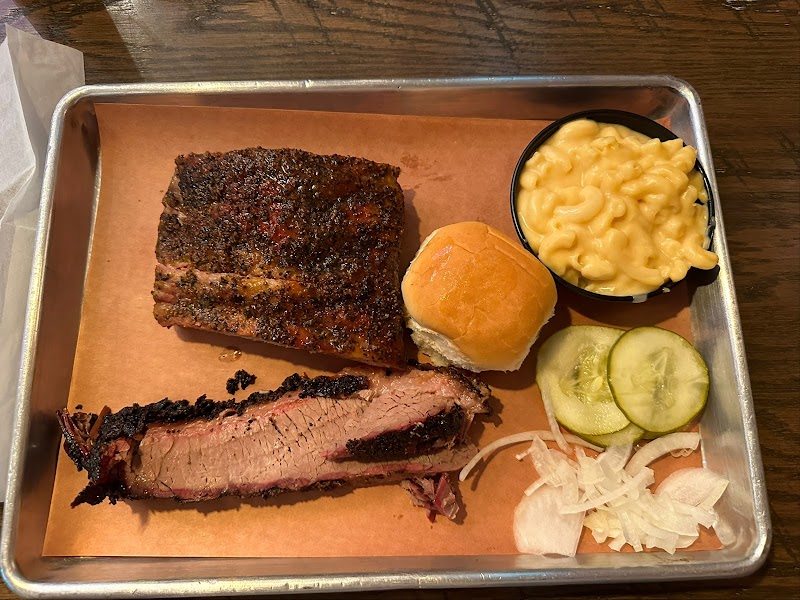 The Proper Pig Smokehouse - Lakewood, OH Cleveland atmosphere
