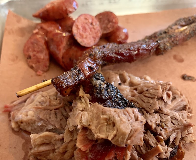 The Proper Pig Smokehouse - Lakewood, OH Cleveland atmosphere