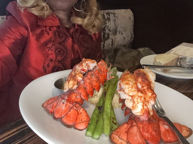 Rosewood Grill Strongsville Cleveland atmosphere