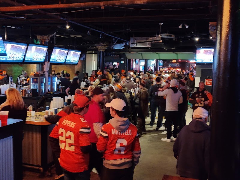 Dive Bar Cleveland atmosphere