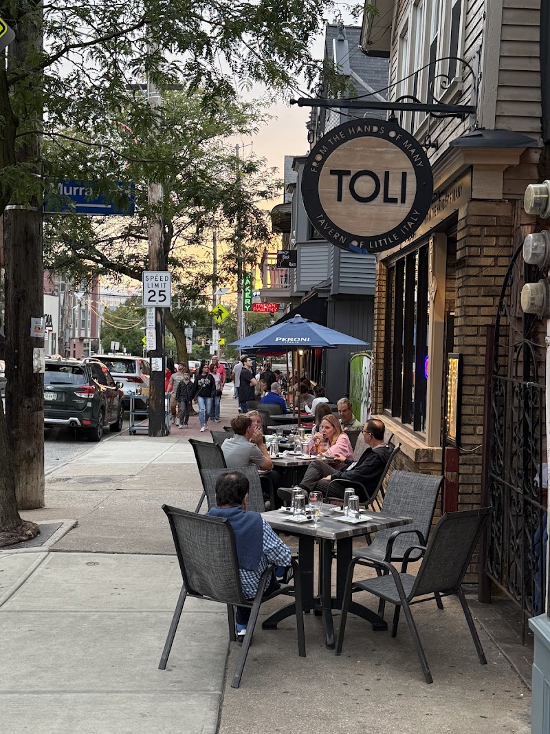 Maxi's Bistro Cleveland