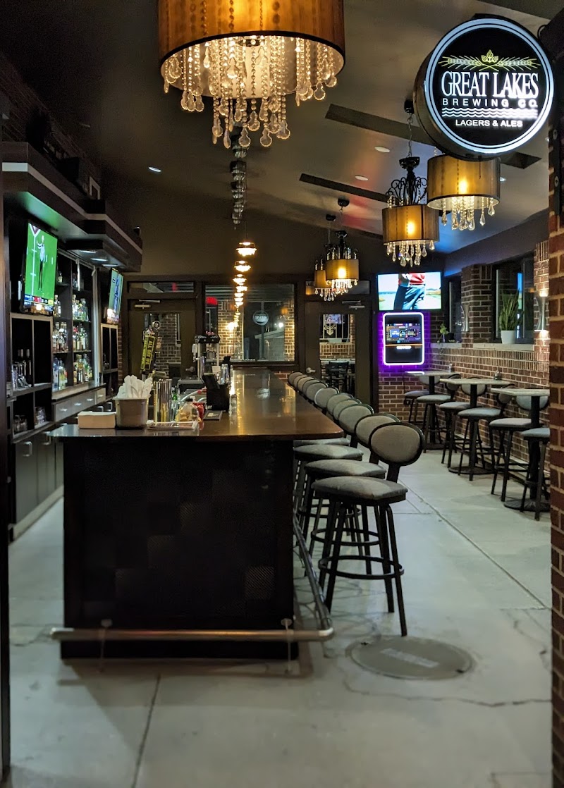 Savoria Bar & Grill Cleveland atmosphere