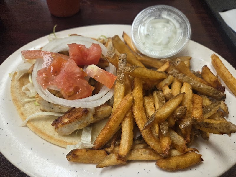 John and Loreta Family Restaurant Cleveland atmosphere