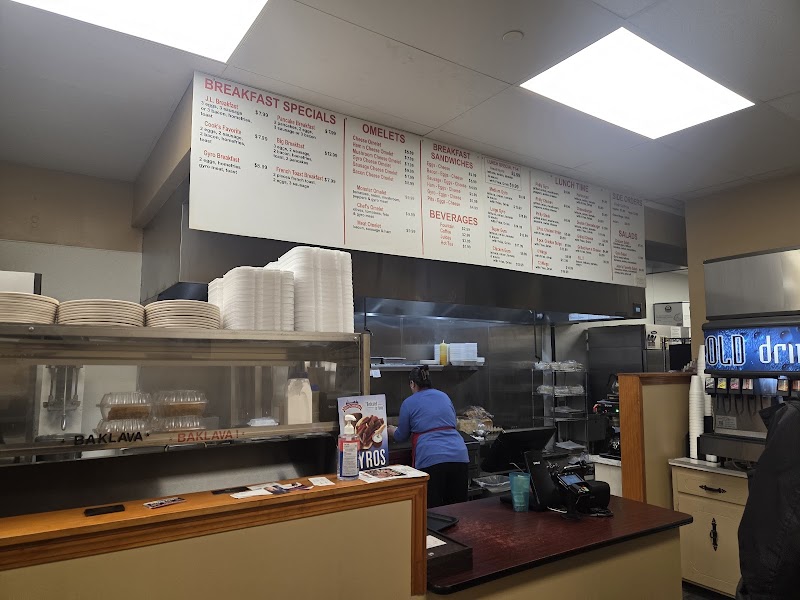 John and Loreta Family Restaurant Cleveland atmosphere