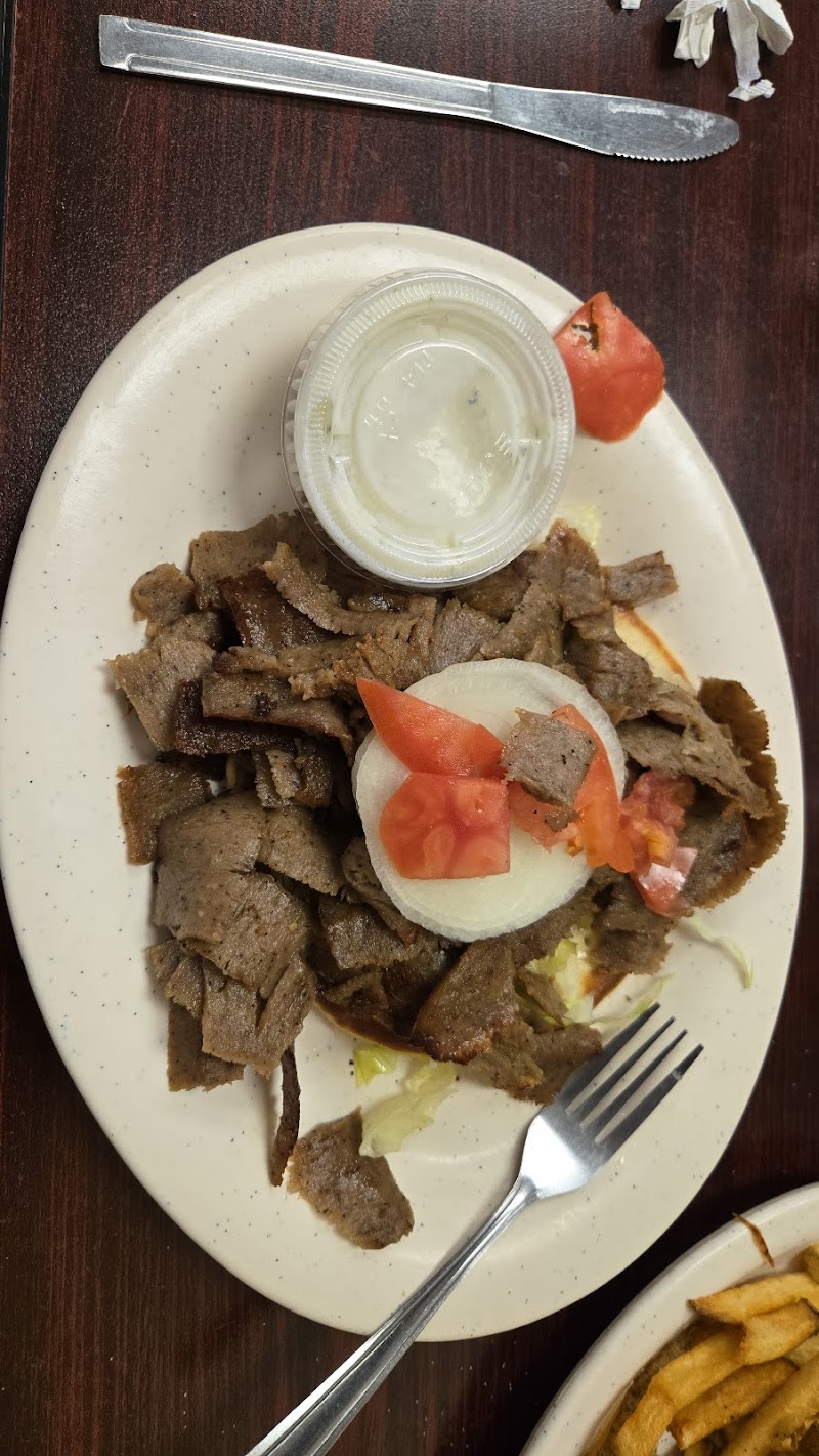 John and Loreta Family Restaurant Cleveland atmosphere