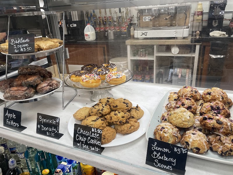 Village Rose Deli Cleveland atmosphere
