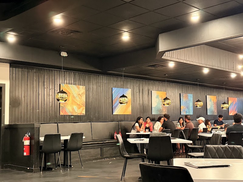 Paradise Biryani Pointe Cleveland atmosphere