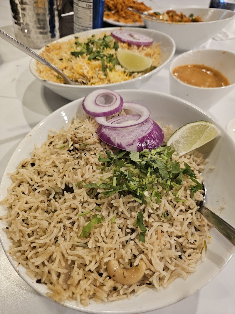 Paradise Biryani Pointe Cleveland atmosphere