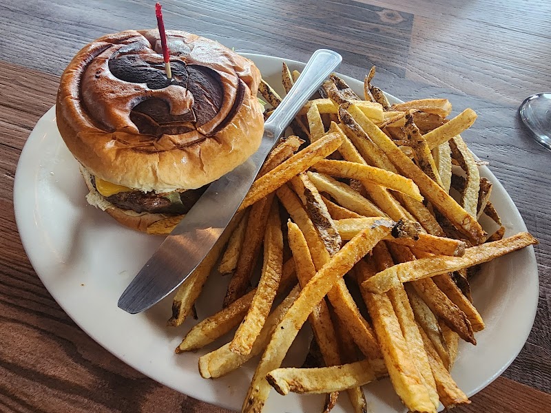 Stevenson's Bar & Grill - Euclid, OH Cleveland atmosphere