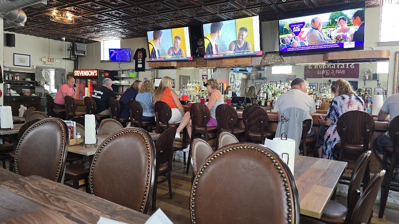 Stevenson's Bar & Grill - Euclid, OH Cleveland atmosphere