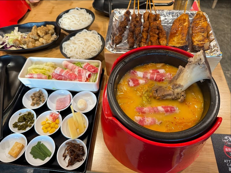YYTime(formerly known as Dagu Rice Noodle) Cleveland atmosphere