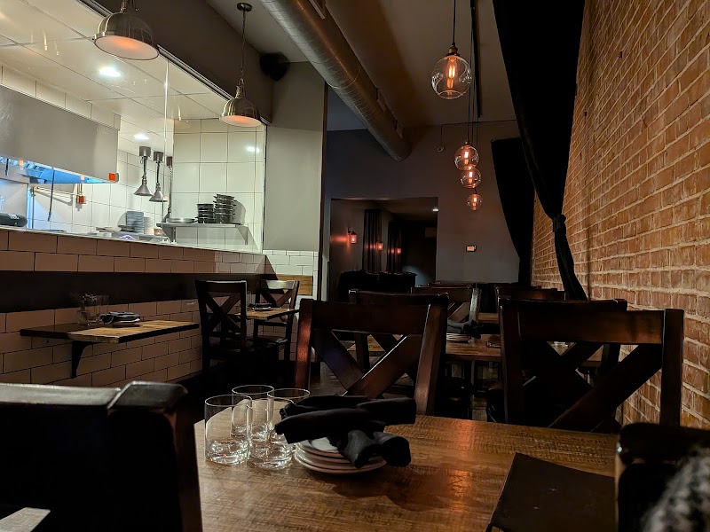 Hook & Hoof New American Kitchen and Cocktail Cleveland atmosphere