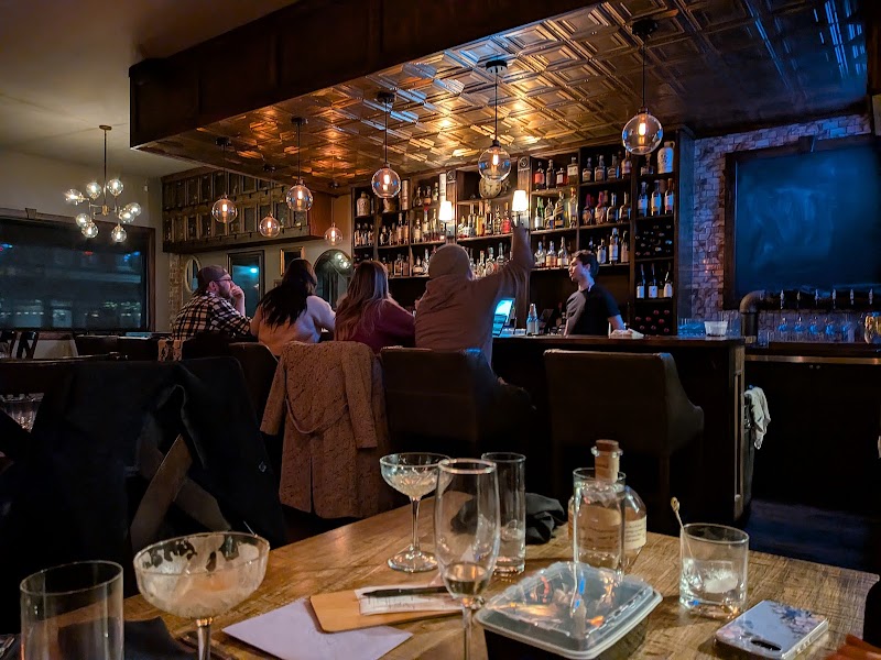 Hook & Hoof New American Kitchen and Cocktail Cleveland atmosphere
