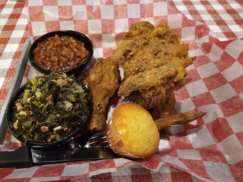 Famous Dave's Bar-B-Que Cleveland atmosphere