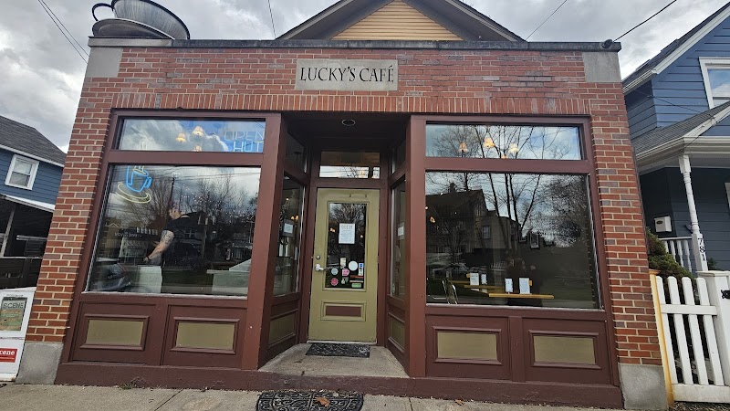 Lucky's Café Cleveland atmosphere