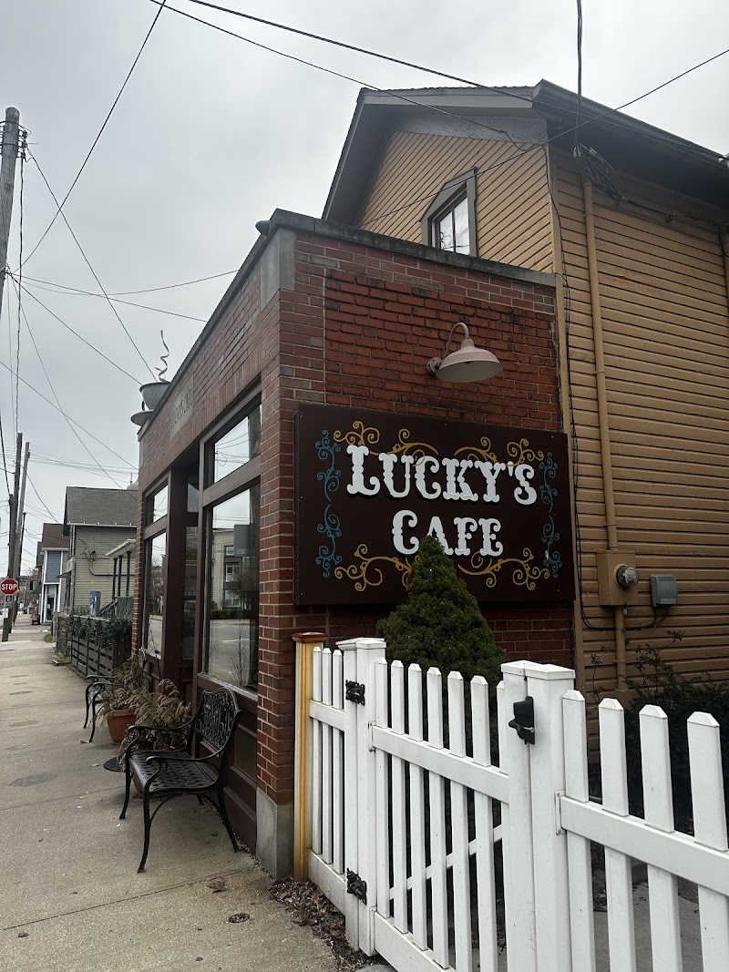 Lucky's Café Cleveland atmosphere