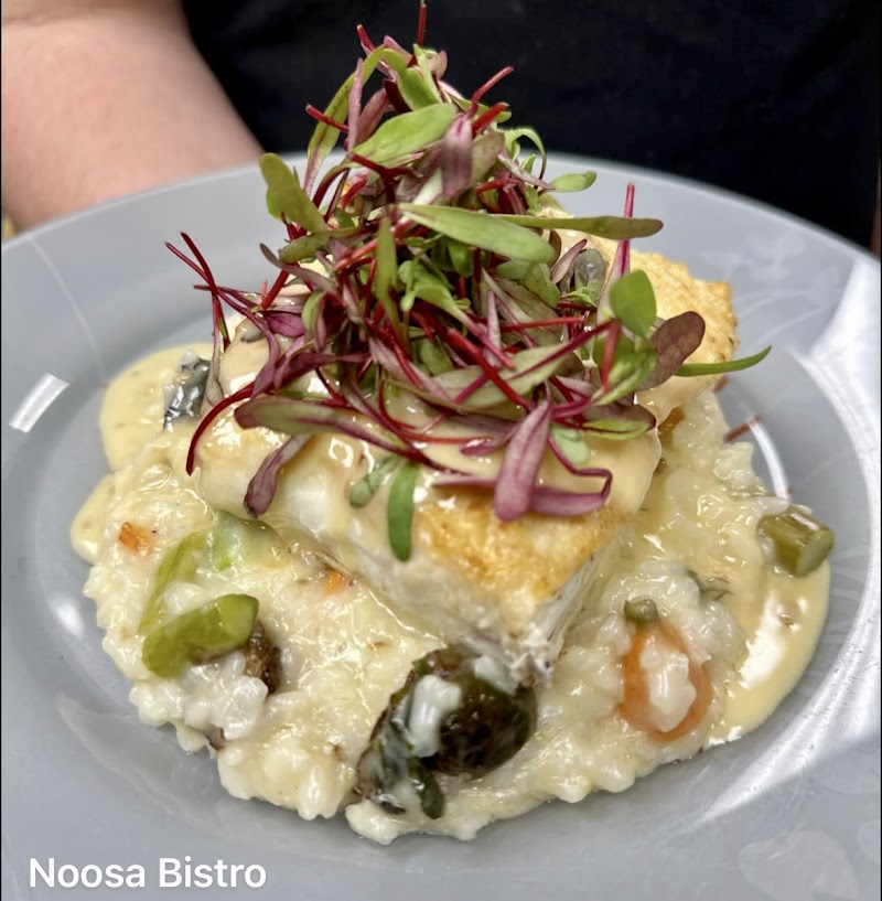 Noosa Bistro Cleveland atmosphere