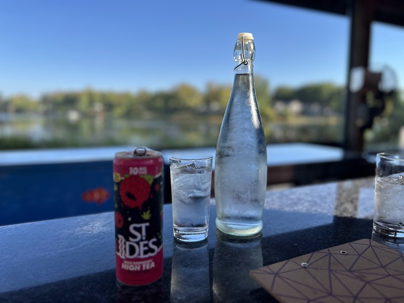 The Lake House Kitchen + Bar Cleveland atmosphere