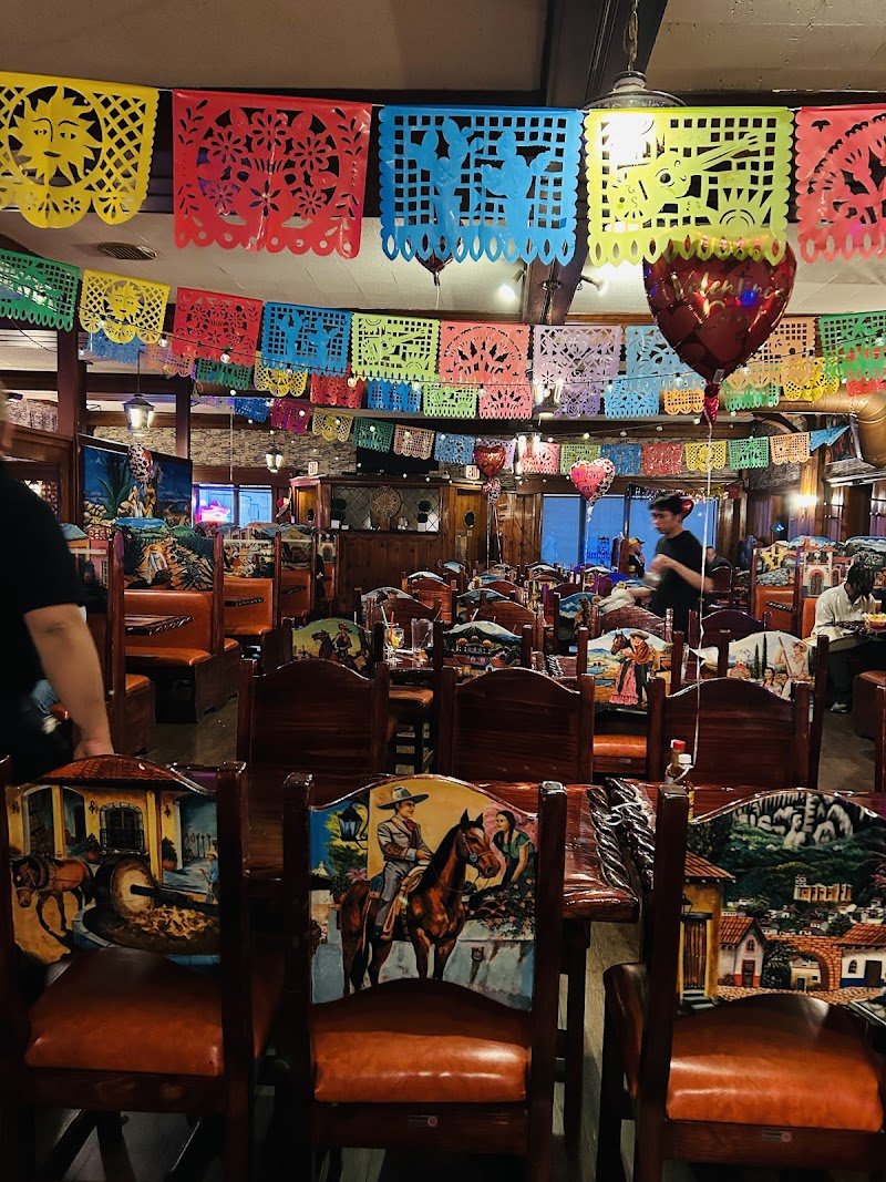 El Jalapeños Authentic Mexican Restaurant Cleveland atmosphere