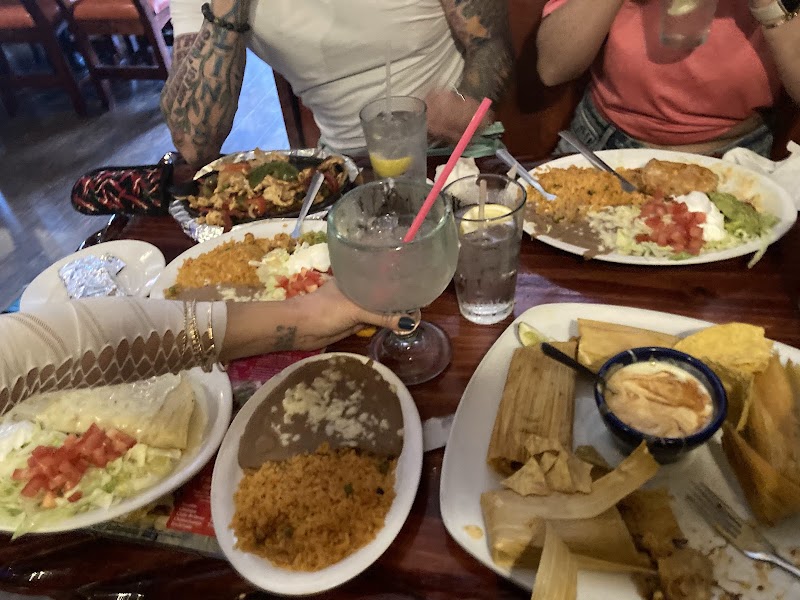 El Jalapeños Authentic Mexican Restaurant Cleveland atmosphere