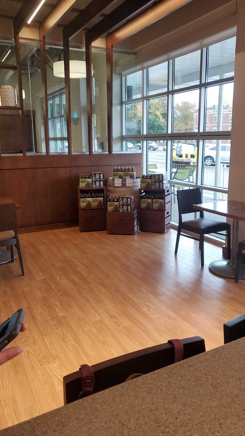 The Tasting Room Bistro at Heinen's of Chagrin Falls Cleveland atmosphere