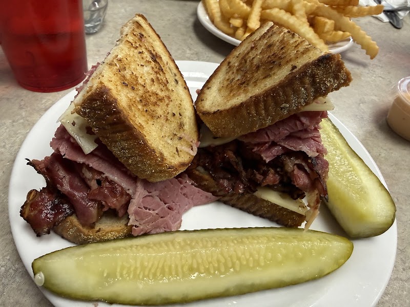 Slyman's Restaurant and Deli Cleveland atmosphere