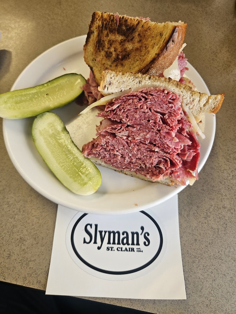 Slyman's Restaurant and Deli Cleveland atmosphere
