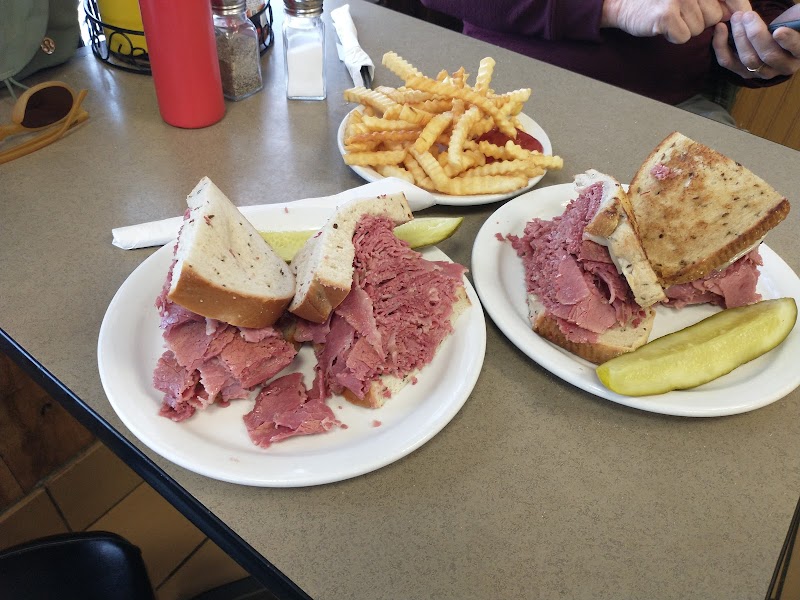 Slyman's Restaurant and Deli Cleveland atmosphere