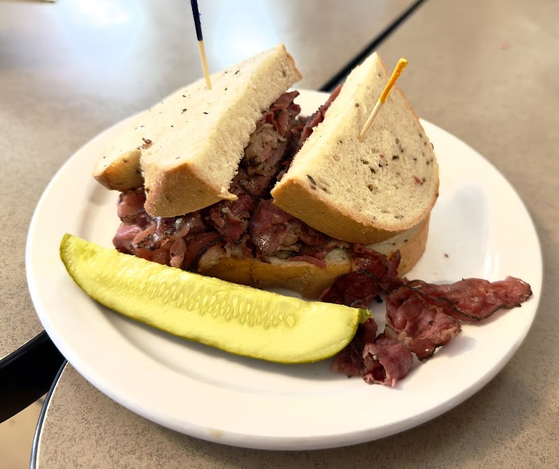 Slyman's Restaurant and Deli Cleveland atmosphere