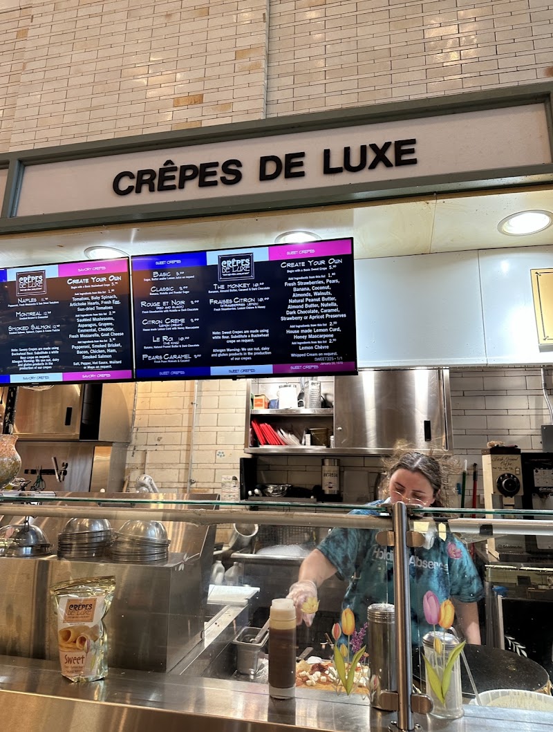 Crepes de Luxe Cleveland atmosphere