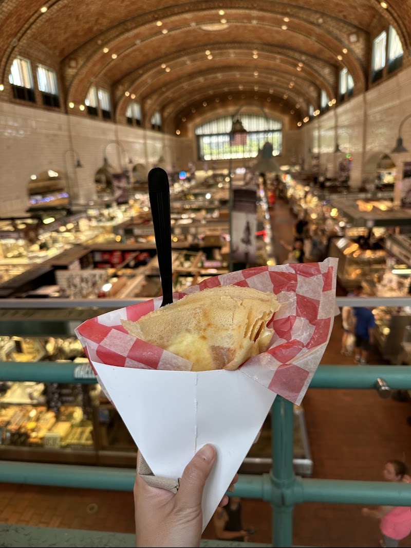 Crepes de Luxe Cleveland atmosphere