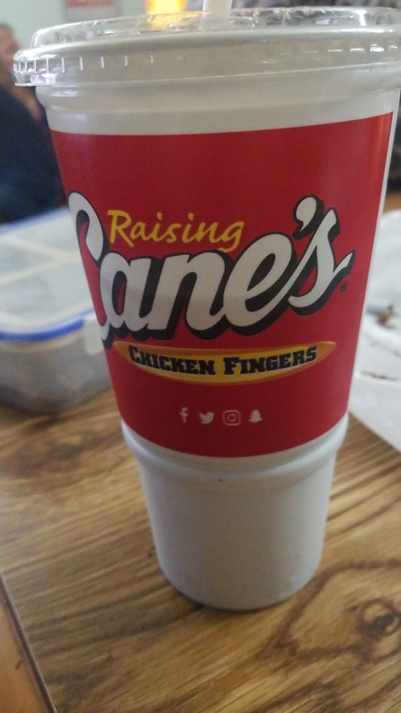 Raising Cane's Chicken Fingers Cleveland atmosphere