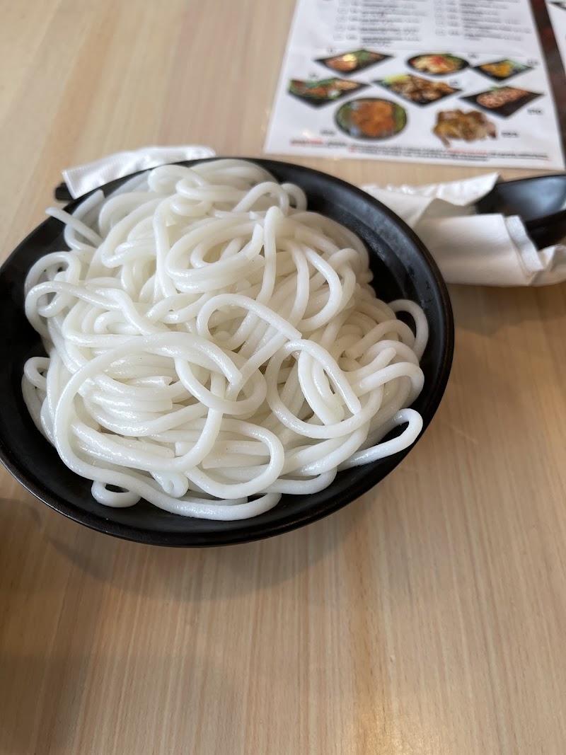 Dagu Rice Noodle Cleveland atmosphere