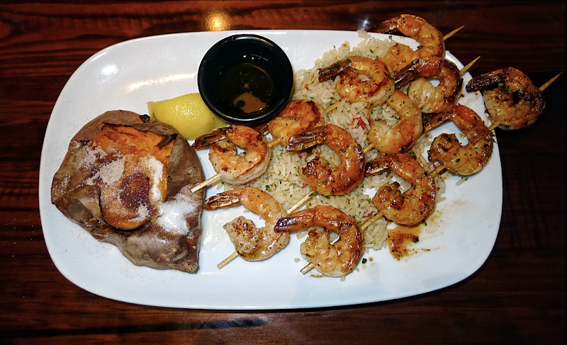 LongHorn Steakhouse Cleveland atmosphere