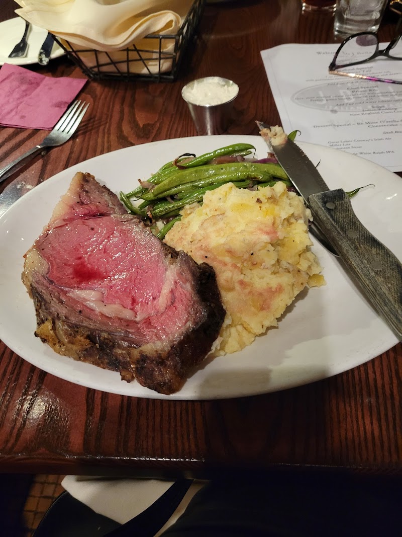 Bucci's J Bella Cleveland atmosphere