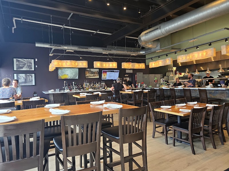Astoria Cafe & Market Cleveland atmosphere