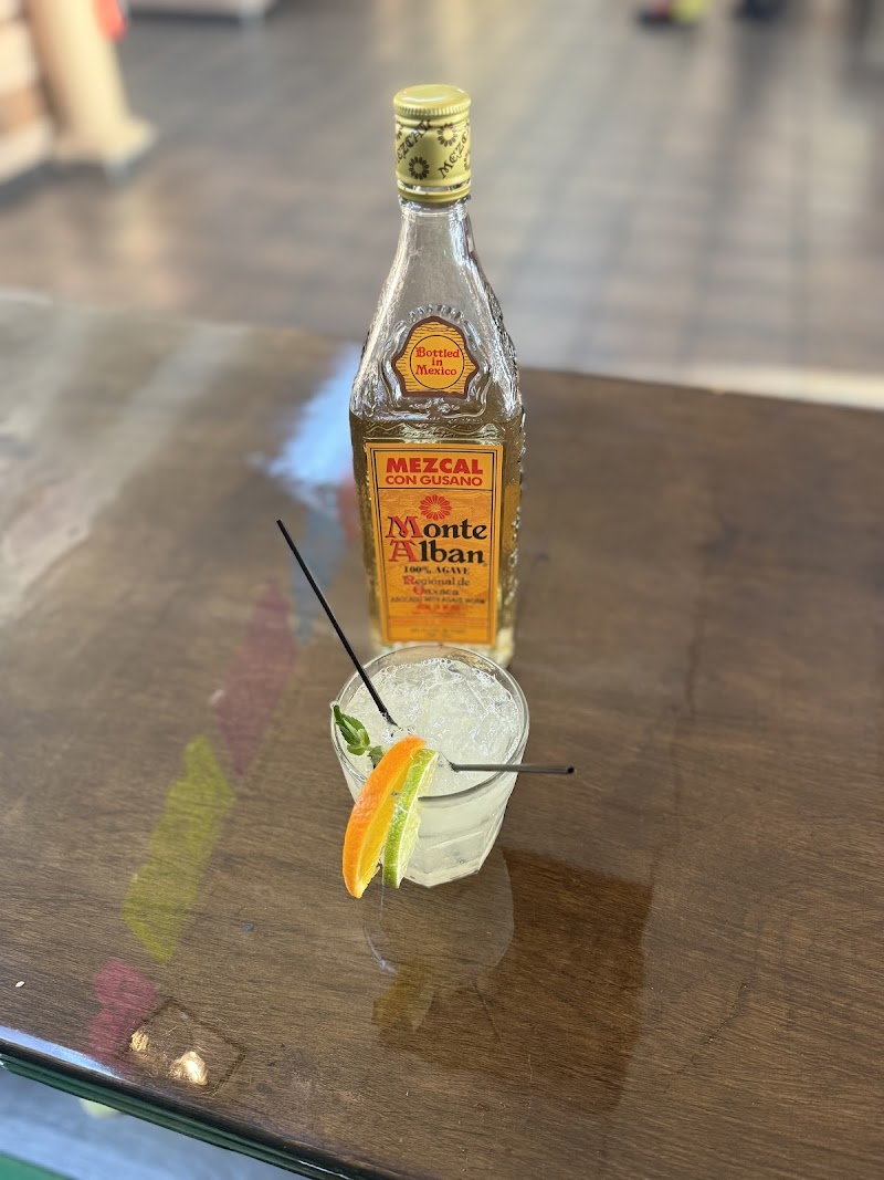 FIESTA LATINA TAQUERIA Cleveland atmosphere