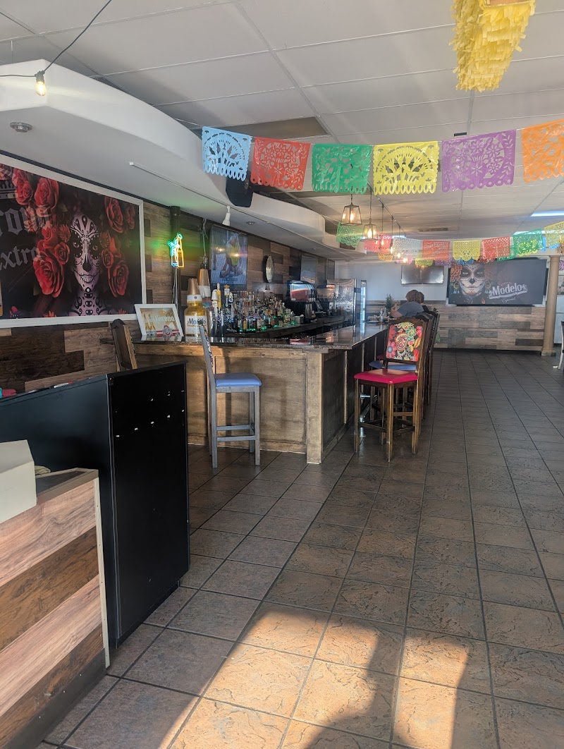 FIESTA LATINA TAQUERIA Cleveland atmosphere