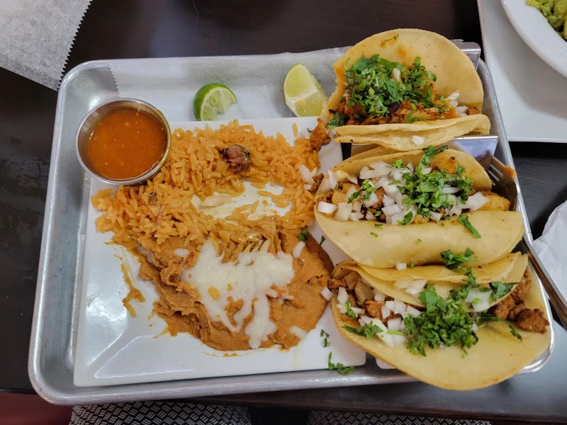 FIESTA LATINA TAQUERIA Cleveland atmosphere