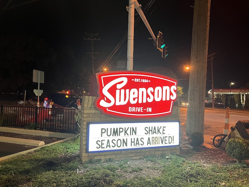 Swensons Drive-In Cleveland atmosphere
