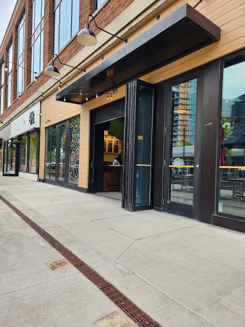 Boom's Pizza Van Aken Cleveland