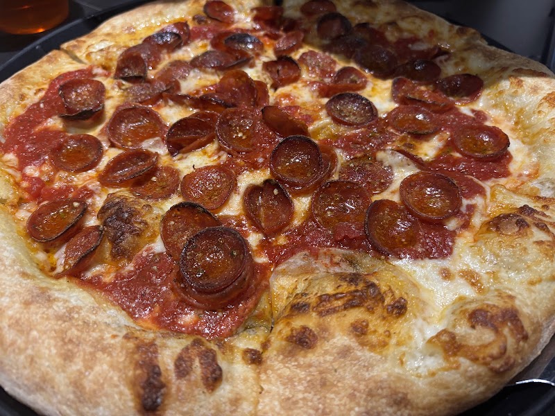 Boom's Pizza Van Aken Cleveland food