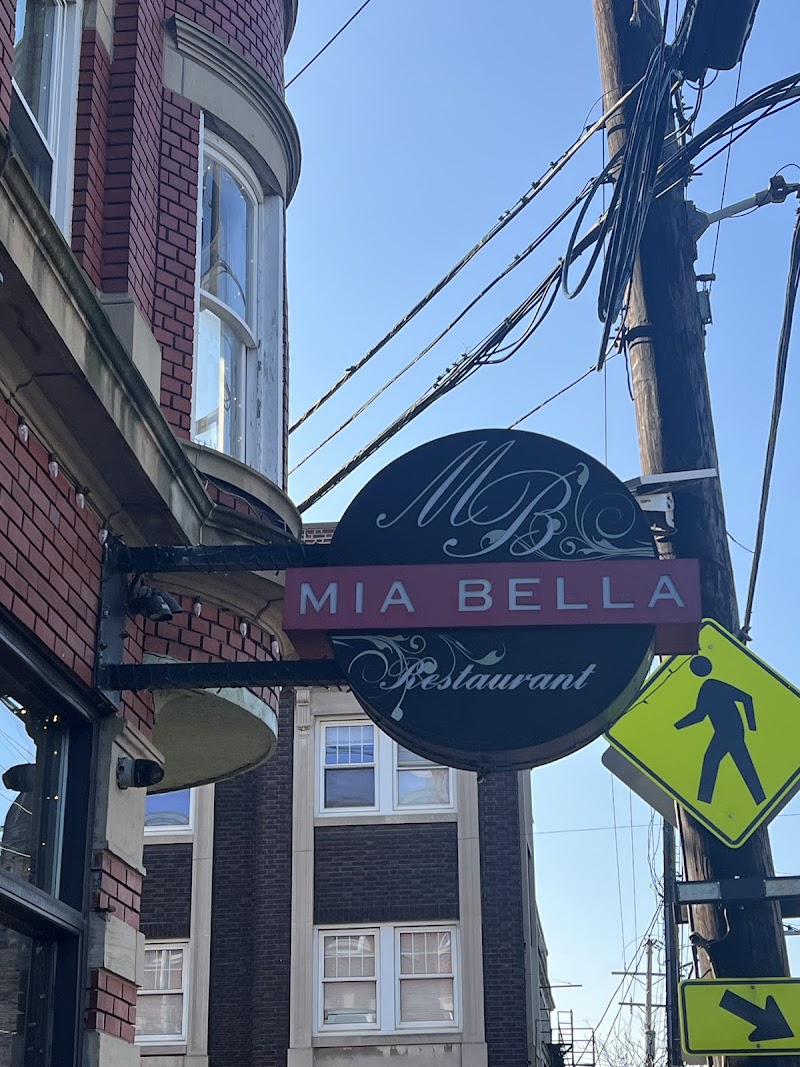 Mia Bella Restaurant Cleveland atmosphere