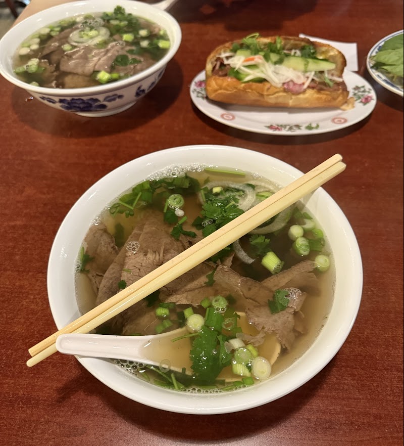 Superior Phở Cleveland atmosphere