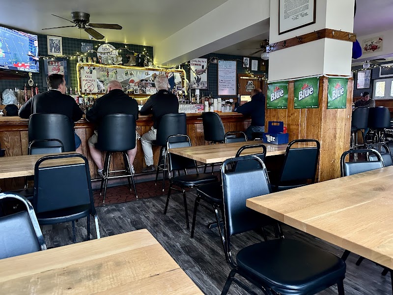 Skinny's Bar & Grill ( Euclid, OH ) Cleveland atmosphere