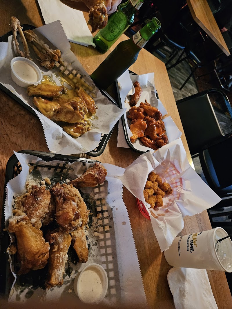 Skinny's Bar & Grill ( Euclid, OH ) Cleveland atmosphere