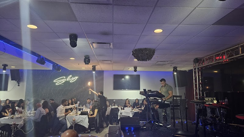 Sky Lounge Parma Cleveland atmosphere