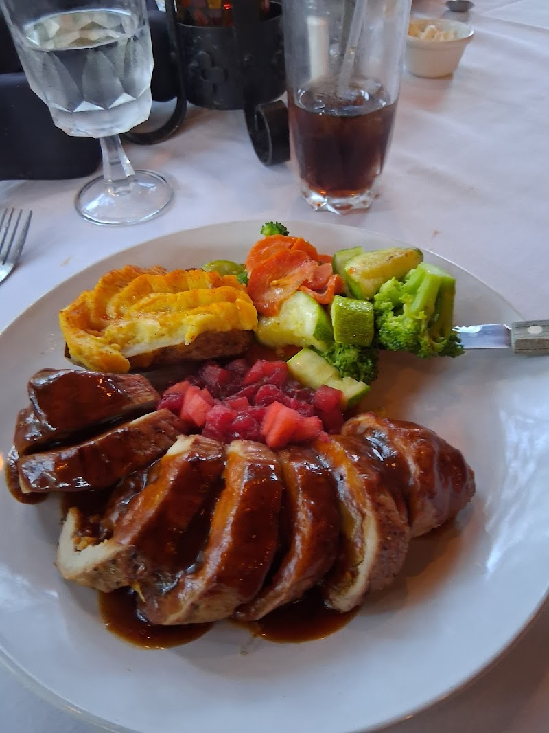 White Oaks Restaurant Cleveland atmosphere